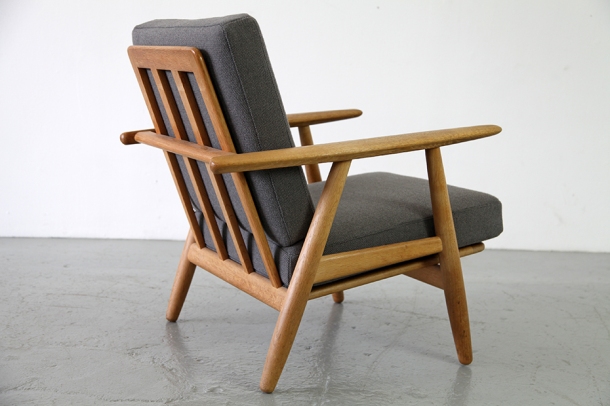 GE-270 Easy Chair designed by Hans Wegner for Getama 2